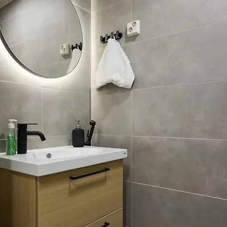 Saunallinen Uudiskohde Logomon Vieressae, Ilmainen Autohallipaikka + Wi-fi *