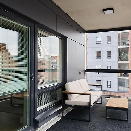 Apartment Saunallinen Uudiskohde Logomon Vieressae, Ilmainen Autohallipaikka + Wi-fi