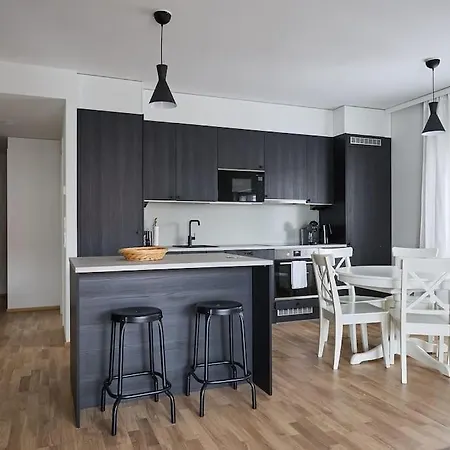 Apartment Saunallinen Uudiskohde Logomon Vieressae, Ilmainen Autohallipaikka + Wi-fi *