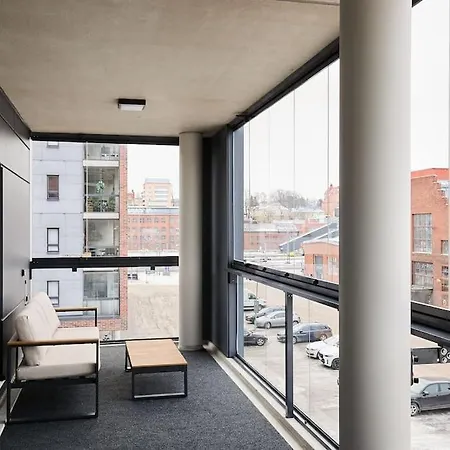 Apartment Saunallinen Uudiskohde Logomon Vieressae, Ilmainen Autohallipaikka + Wi-fi